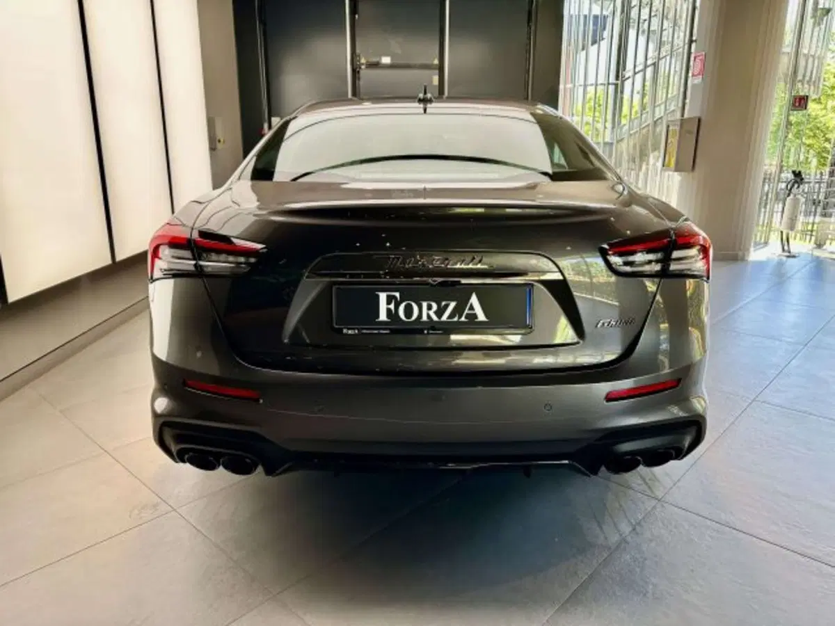 Maserati Ghibli usata a Torino (7)