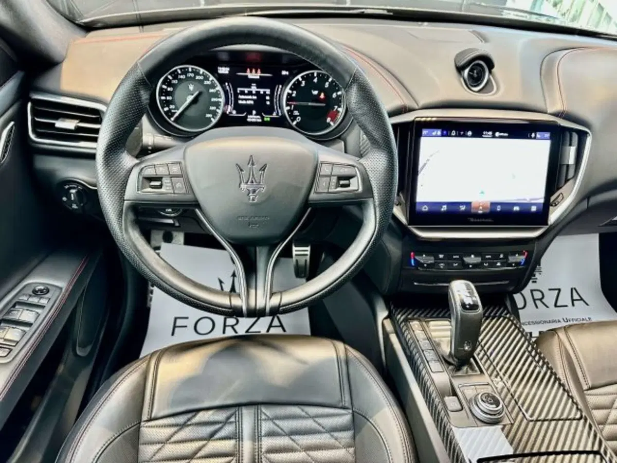 Maserati Ghibli usata a Torino (9)