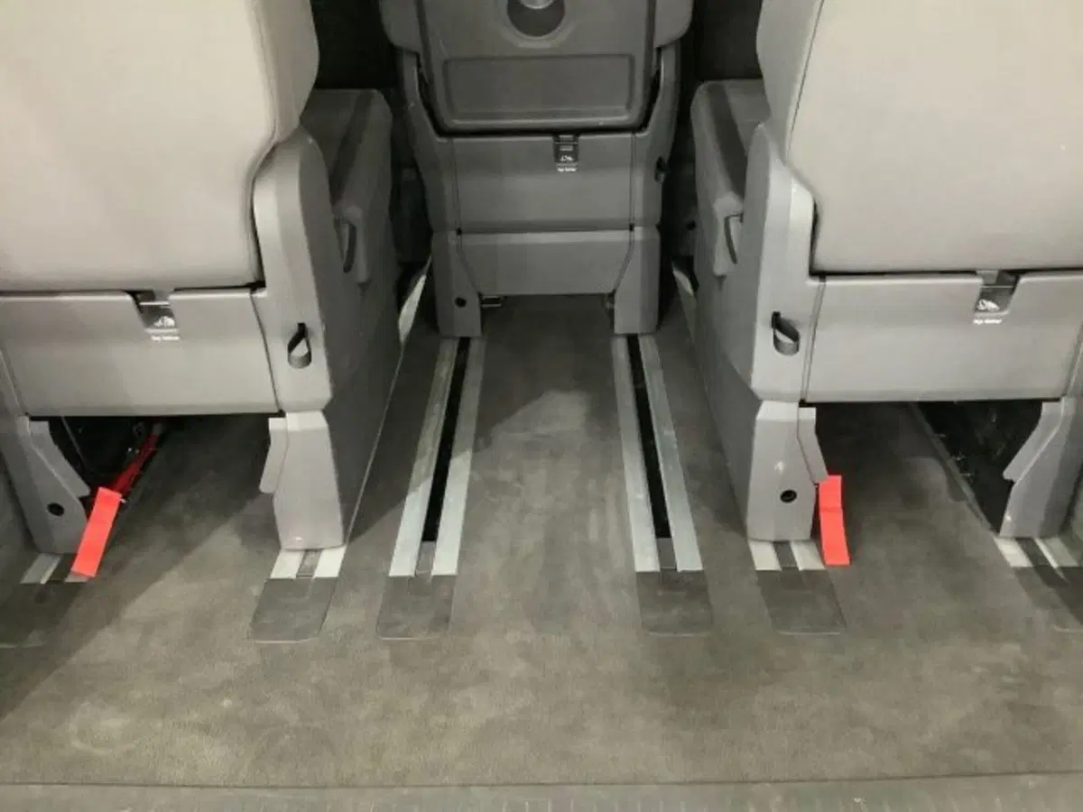 Volkswagen Multivan usata a Catania (13)