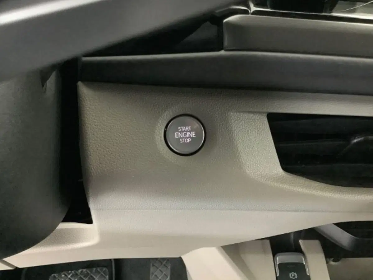 Volkswagen Multivan usata a Catania (18)