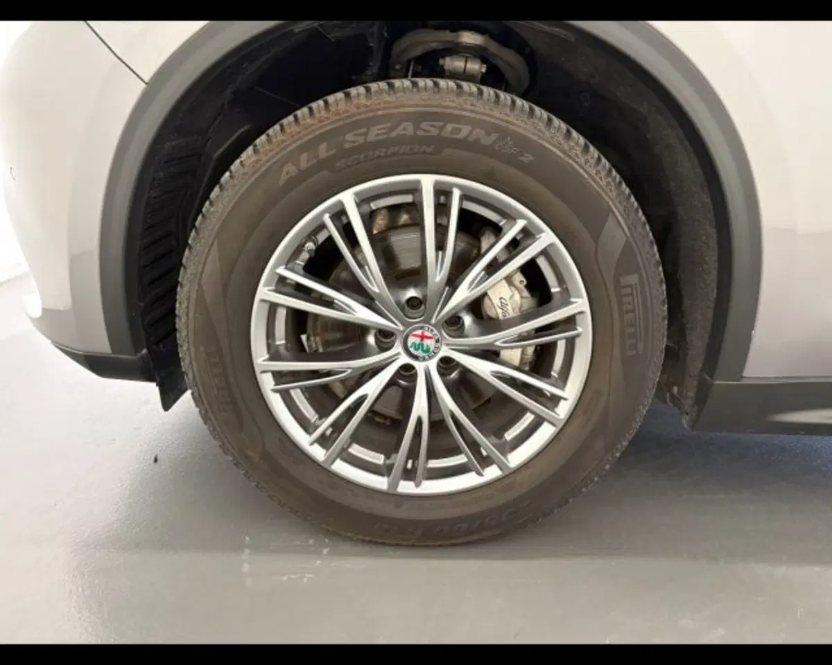 Alfa Romeo Stelvio usata a Treviso (14)