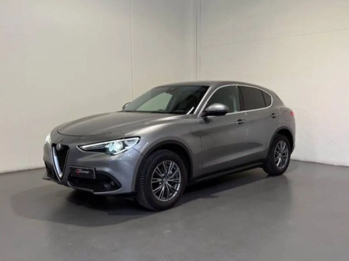 Alfa Romeo Stelvio usata a Treviso (2)