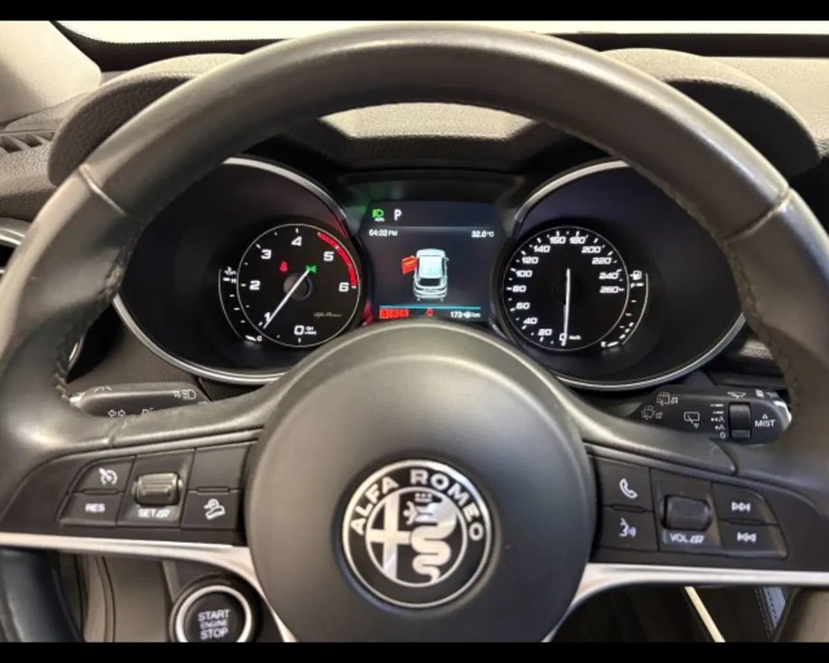 Alfa Romeo Stelvio usata a Treviso (5)