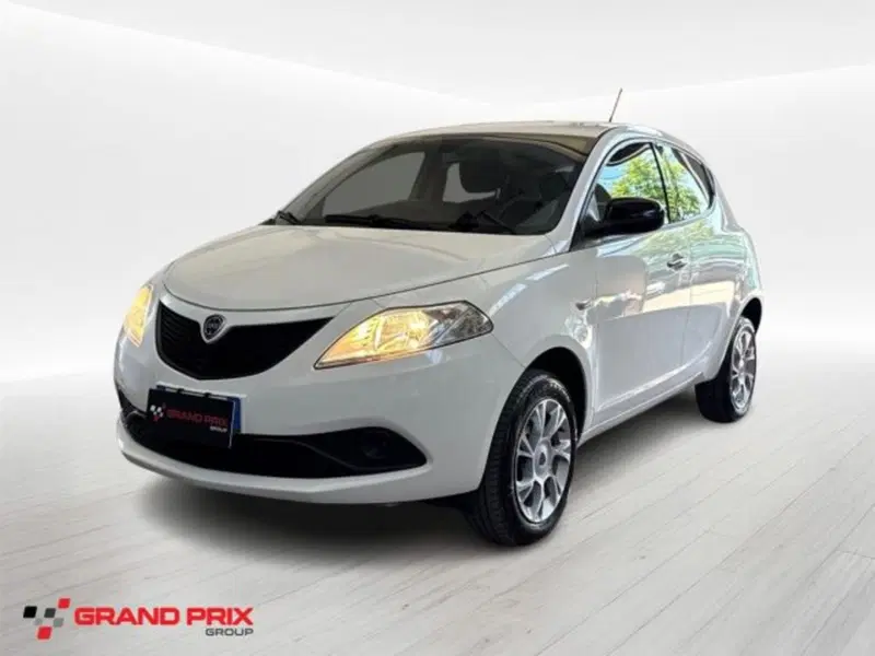 Lancia Ypsilon usata a Bologna