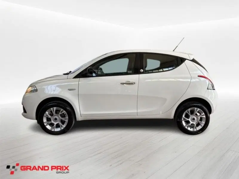 Lancia Ypsilon usata a Bologna (4)