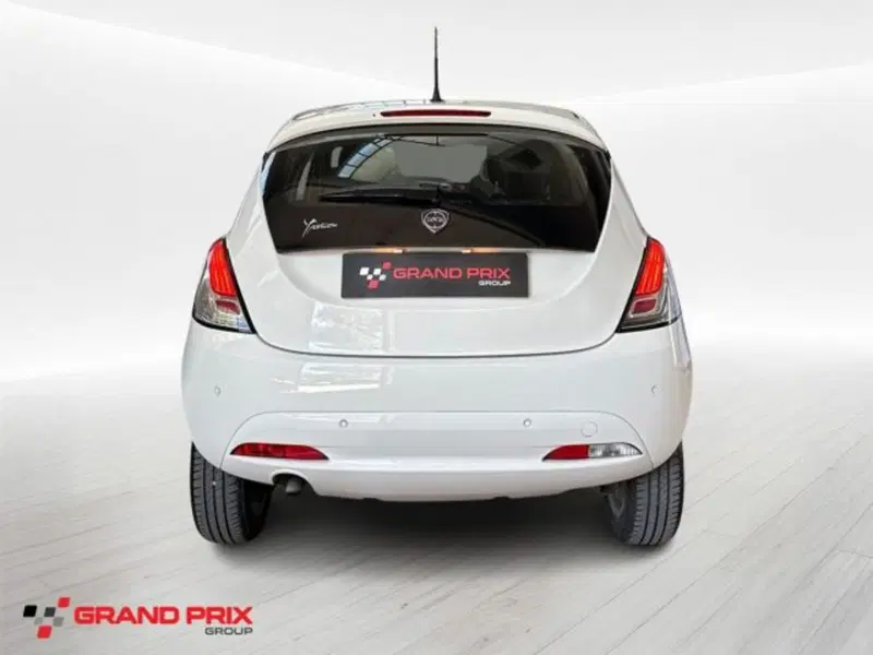 Lancia Ypsilon usata a Bologna (5)