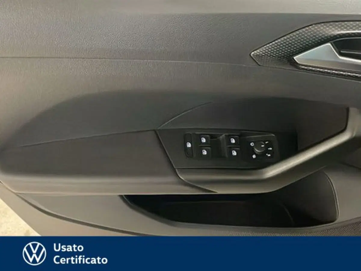 Volkswagen T-Cross usata a Vicenza (17)