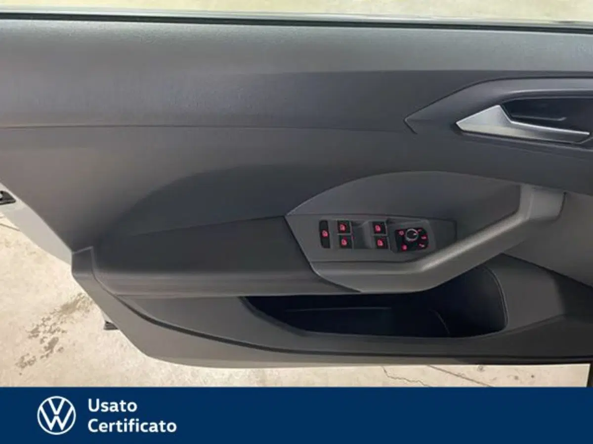 Volkswagen T-Cross usata a Vicenza (17)