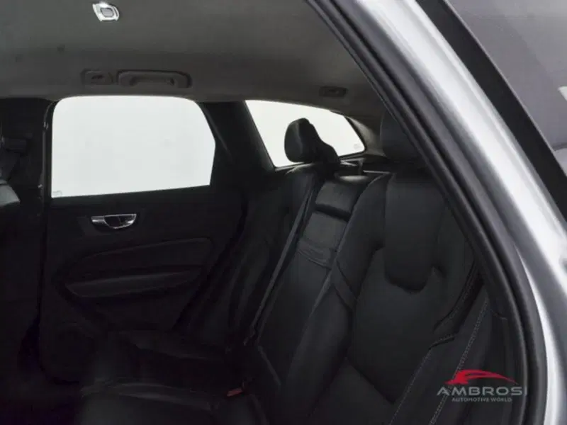 Volvo XC60 usata a Perugia (10)