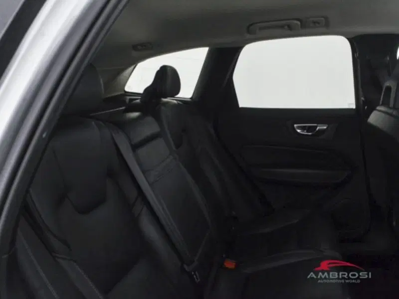 Volvo XC60 usata a Perugia (11)