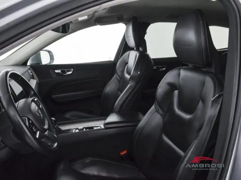 Volvo XC60 usata a Perugia (9)