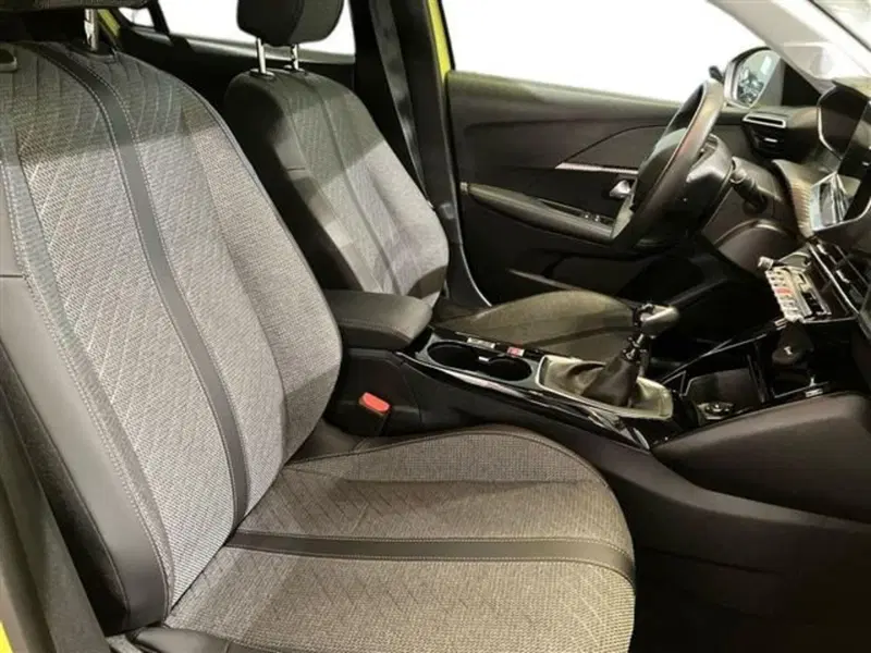 Peugeot 208 usata a Como (11)