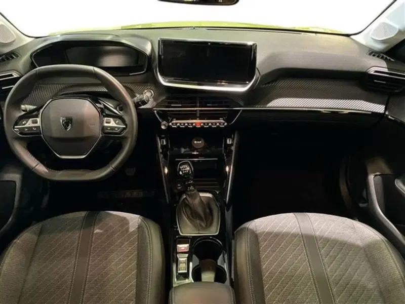Peugeot 208 usata a Como (9)