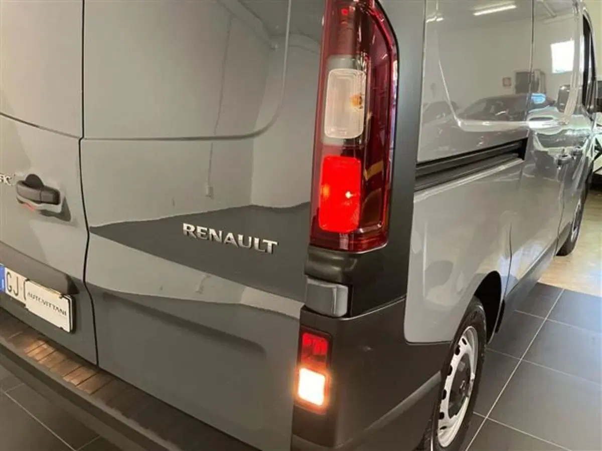 Renault Trafic Furgone usata a Como (8)
