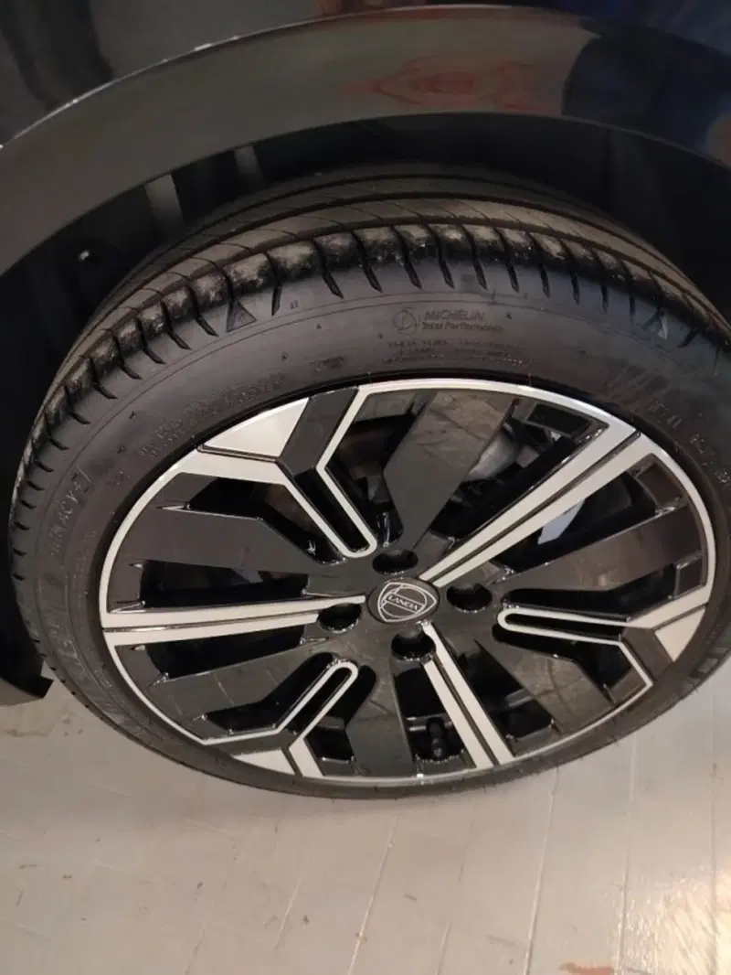 Lancia Ypsilon usata a Forlì-Cesena (12)
