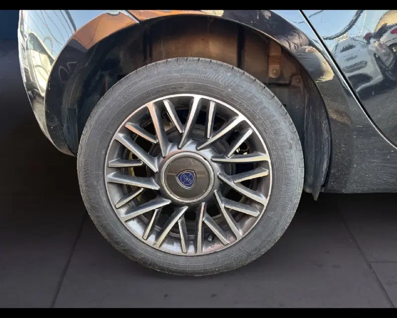 Lancia Ypsilon usata a Torino (12)