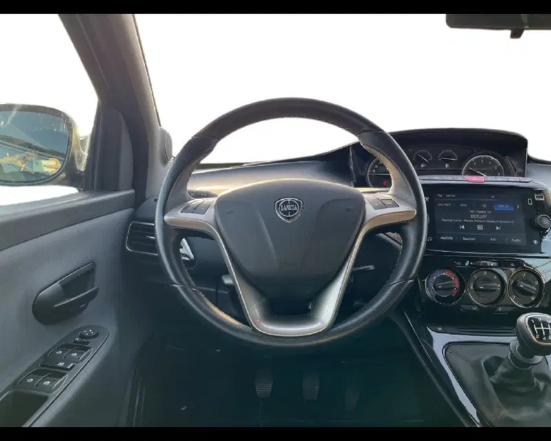 Lancia Ypsilon usata a Torino (3)