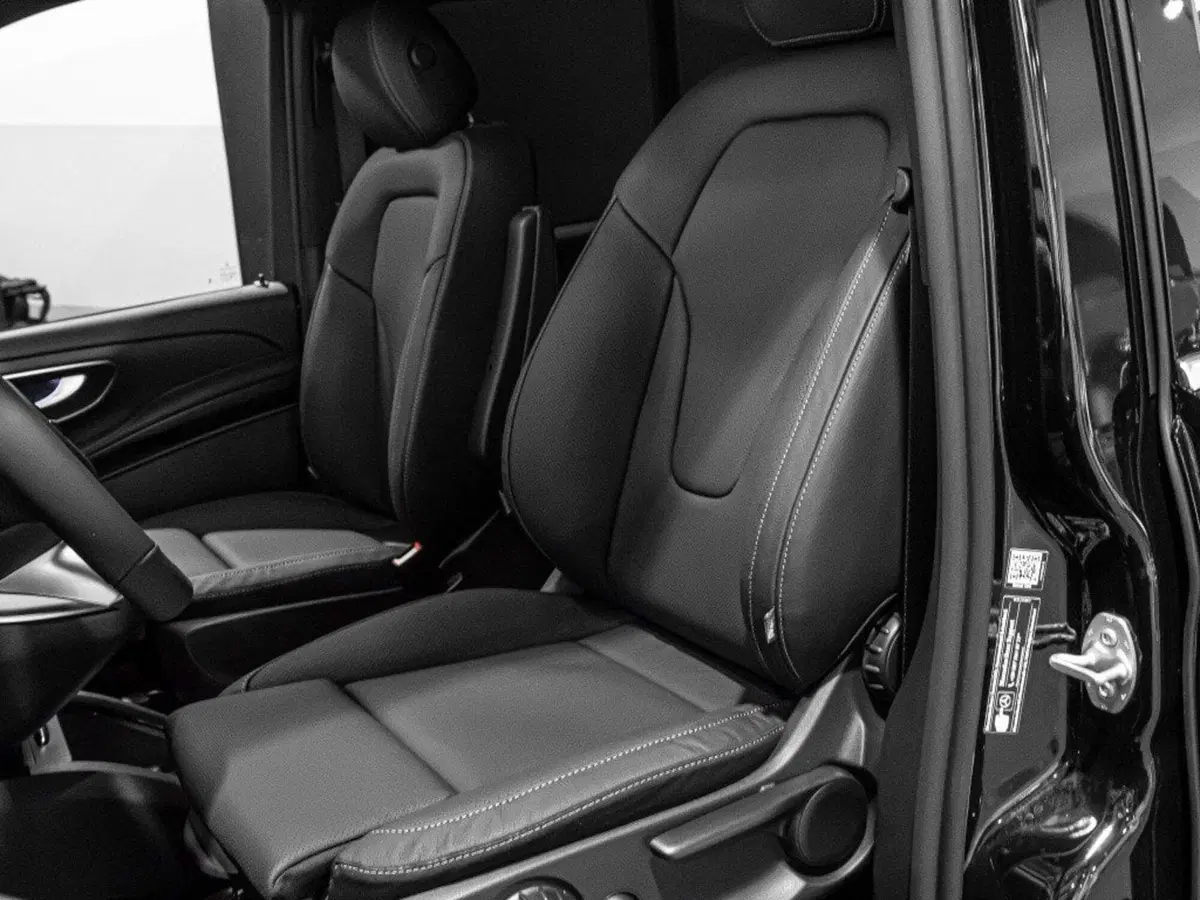 Mercedes-Benz Classe V nuova a Rimini (12)