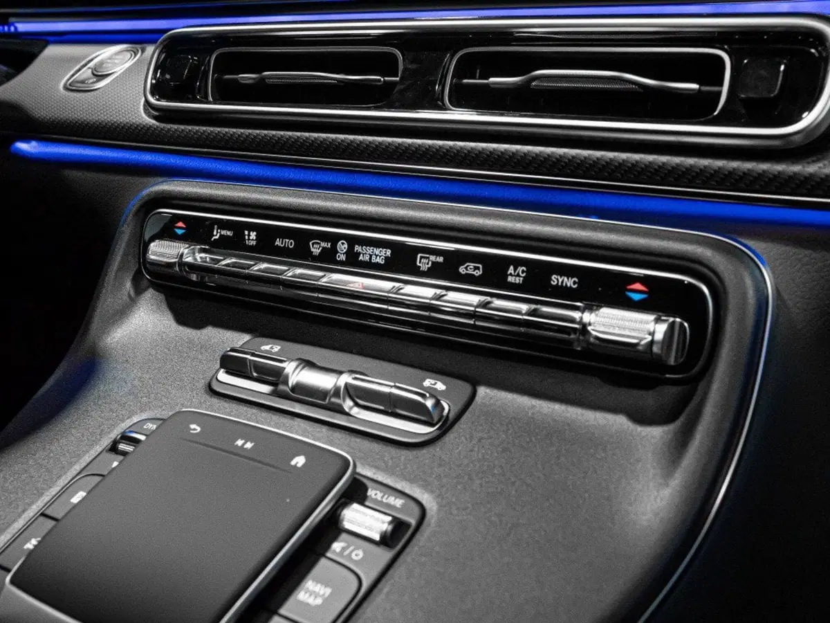 Mercedes-Benz Classe V nuova a Rimini (19)