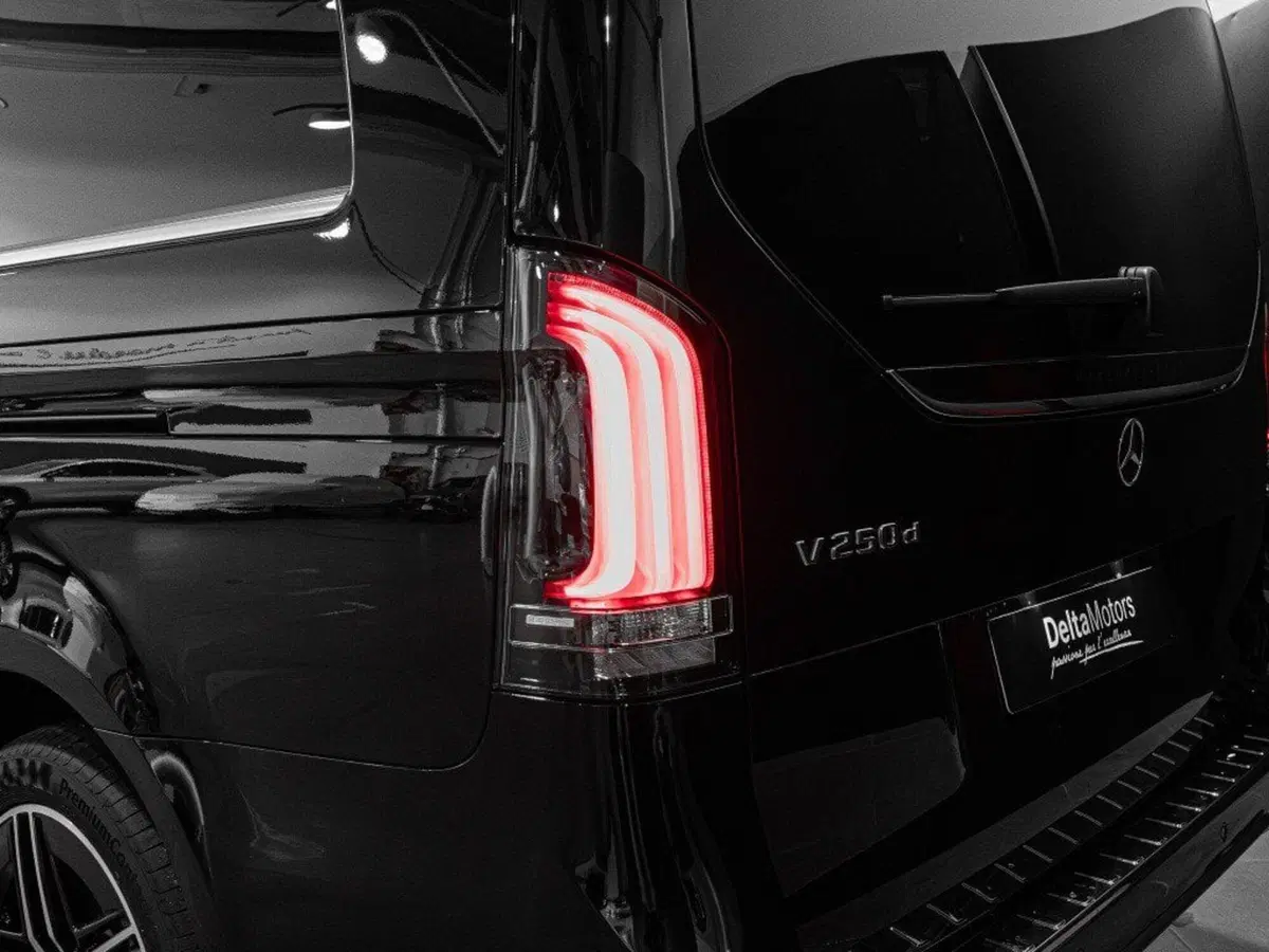 Mercedes-Benz Classe V nuova a Rimini (9)