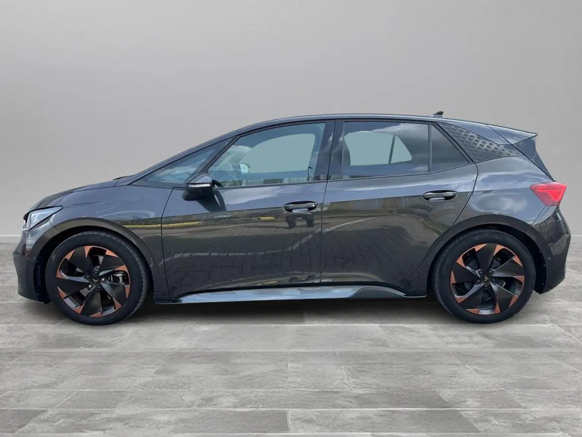Cupra Born usata a Siena (8)