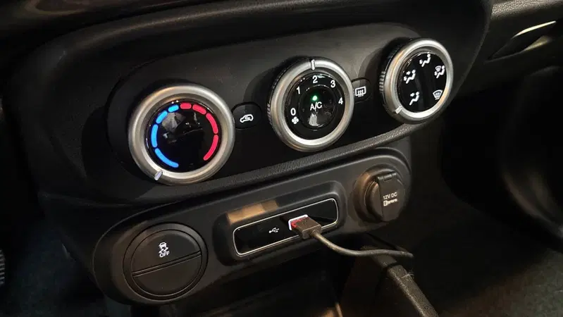 Fiat 500L usata a Treviso (16)