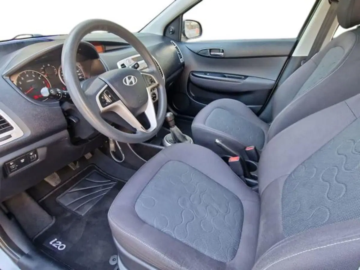 Hyundai i20 usata a Salerno (9)
