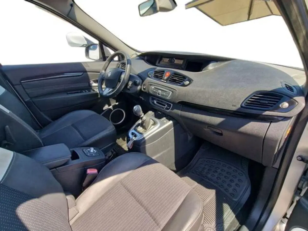 Renault Scenic E-Tech Electric usata a Salerno (11)