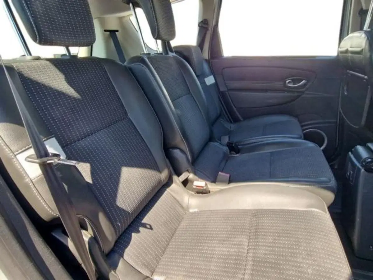 Renault Scenic E-Tech Electric usata a Salerno (12)