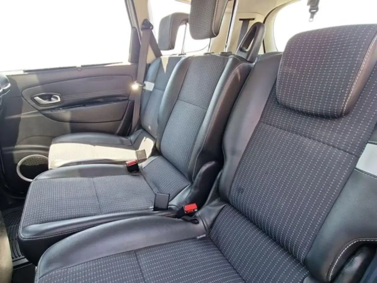 Renault Scenic E-Tech Electric usata a Salerno (13)
