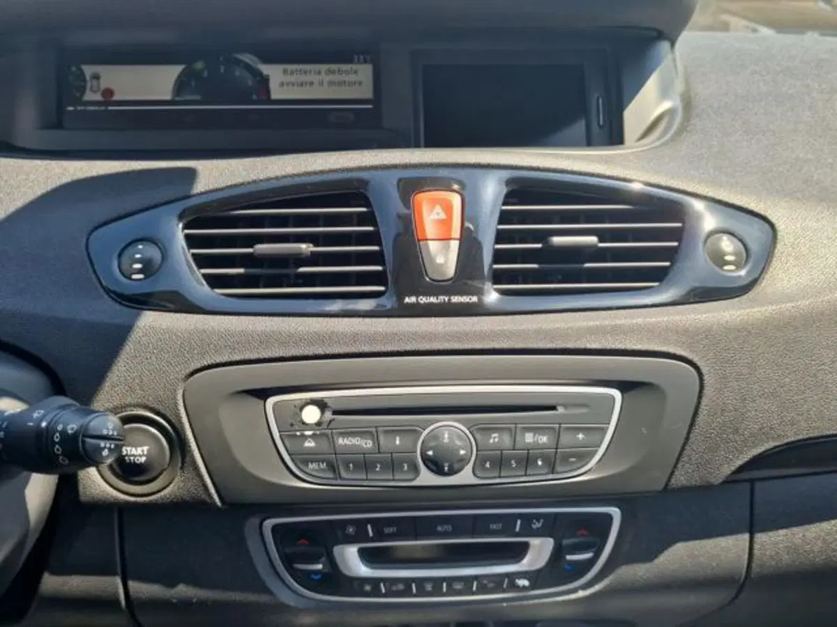 Renault Scenic E-Tech Electric usata a Salerno (14)