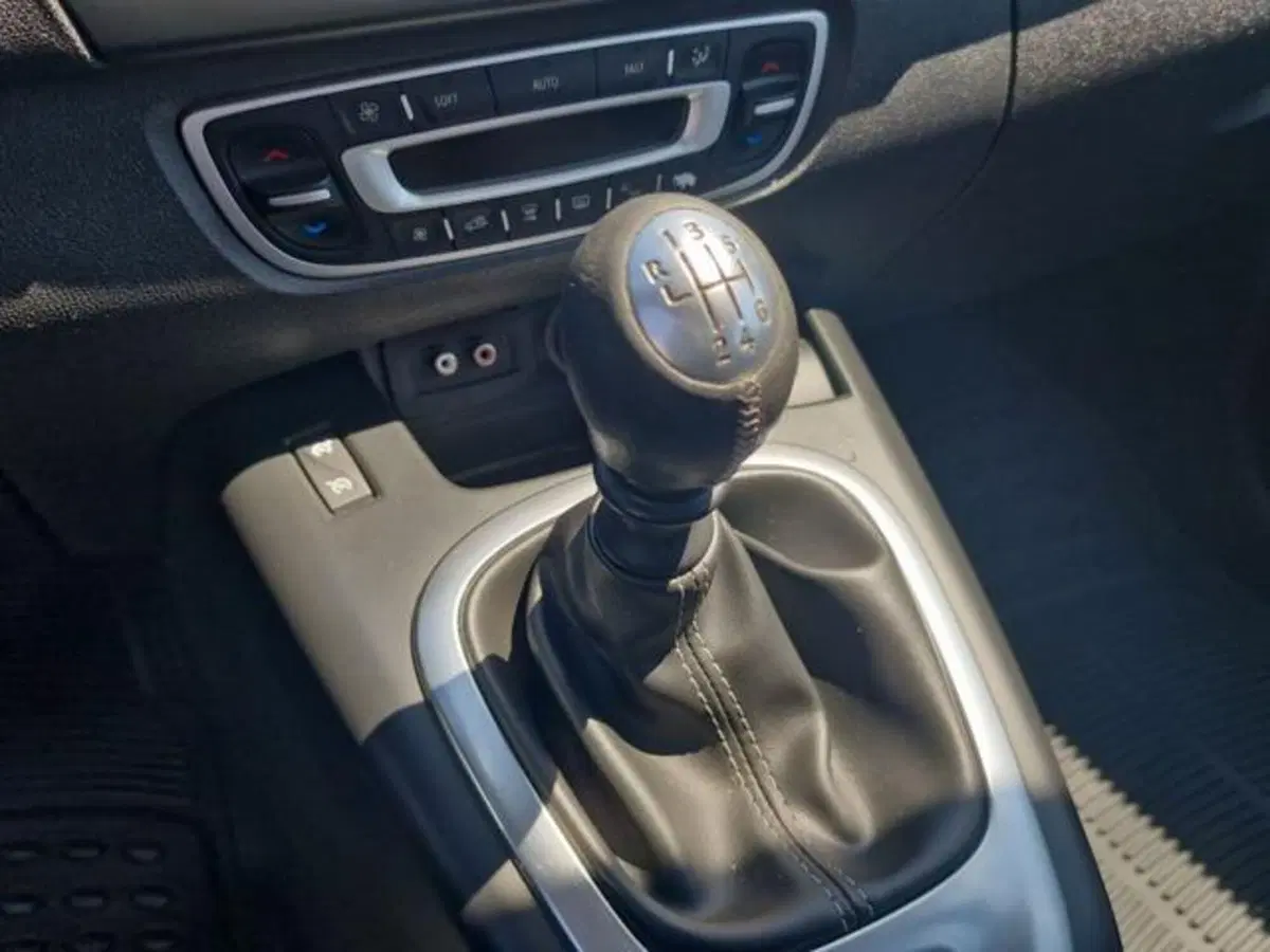 Renault Scenic E-Tech Electric usata a Salerno (15)
