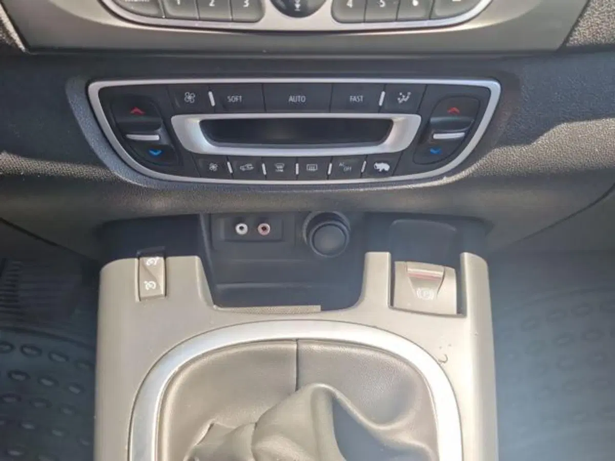Renault Scenic E-Tech Electric usata a Salerno (16)