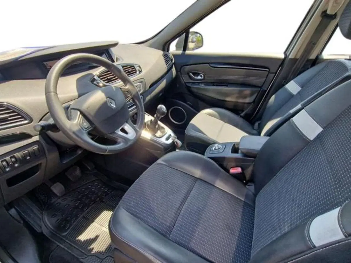 Renault Scenic E-Tech Electric usata a Salerno (7)
