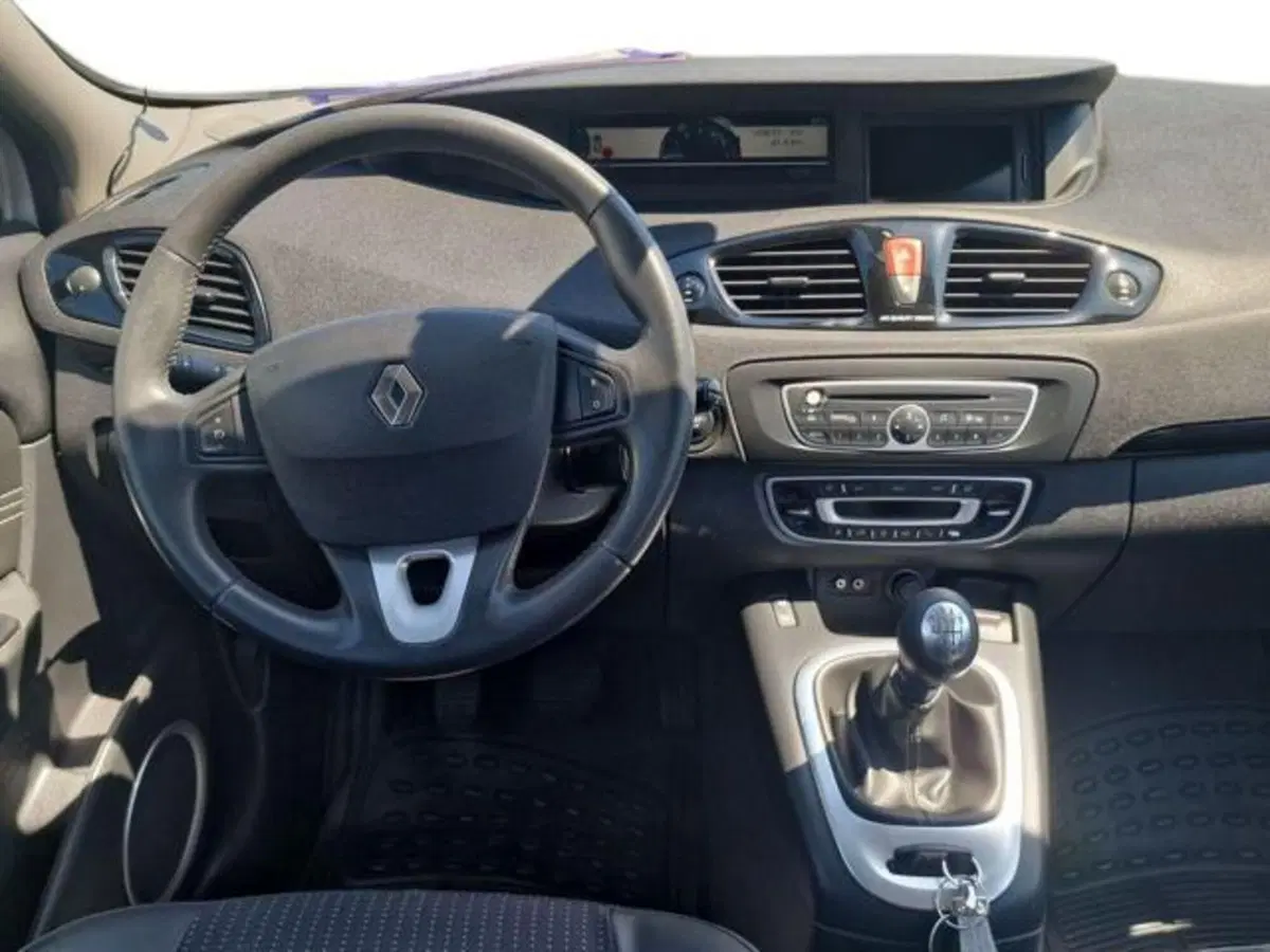 Renault Scenic E-Tech Electric usata a Salerno (8)