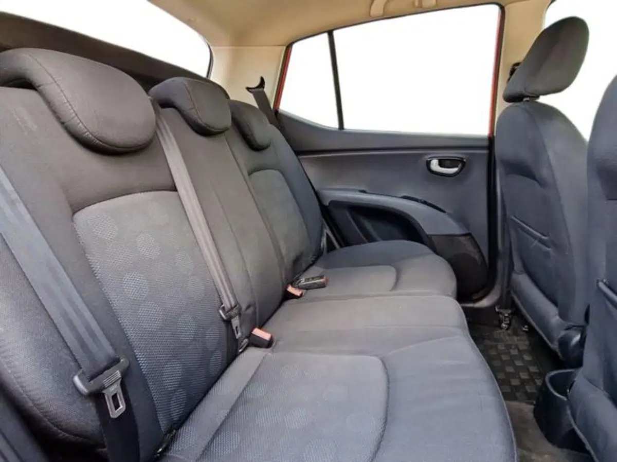 Hyundai i10 usata a Salerno (14)