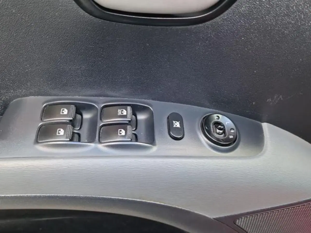 Hyundai i10 usata a Salerno (20)