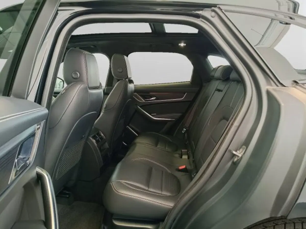 Jaguar F-Pace usata a Teramo (9)