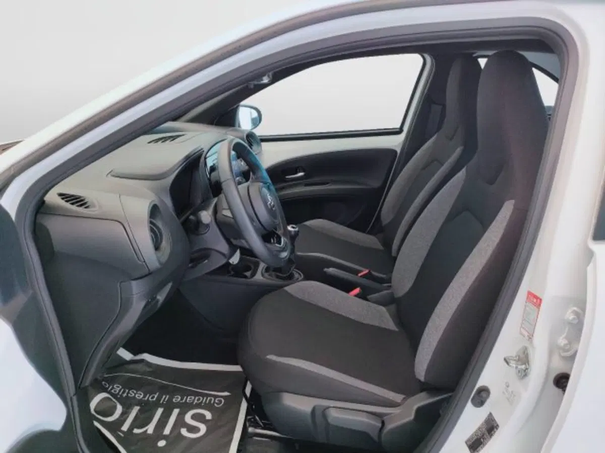 Toyota Aygo X usata a Teramo (14)