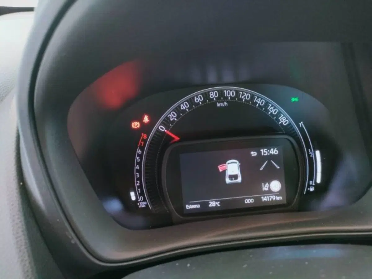 Toyota Aygo X usata a Teramo (16)