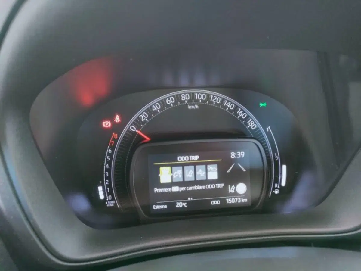 Toyota Aygo X usata a Teramo (16)