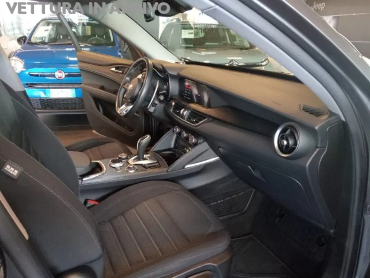 Alfa Romeo Stelvio usata a Modena (13)