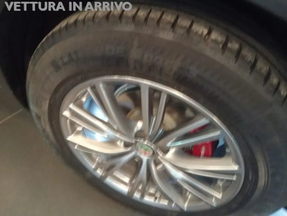 Alfa Romeo Stelvio usata a Modena (15)