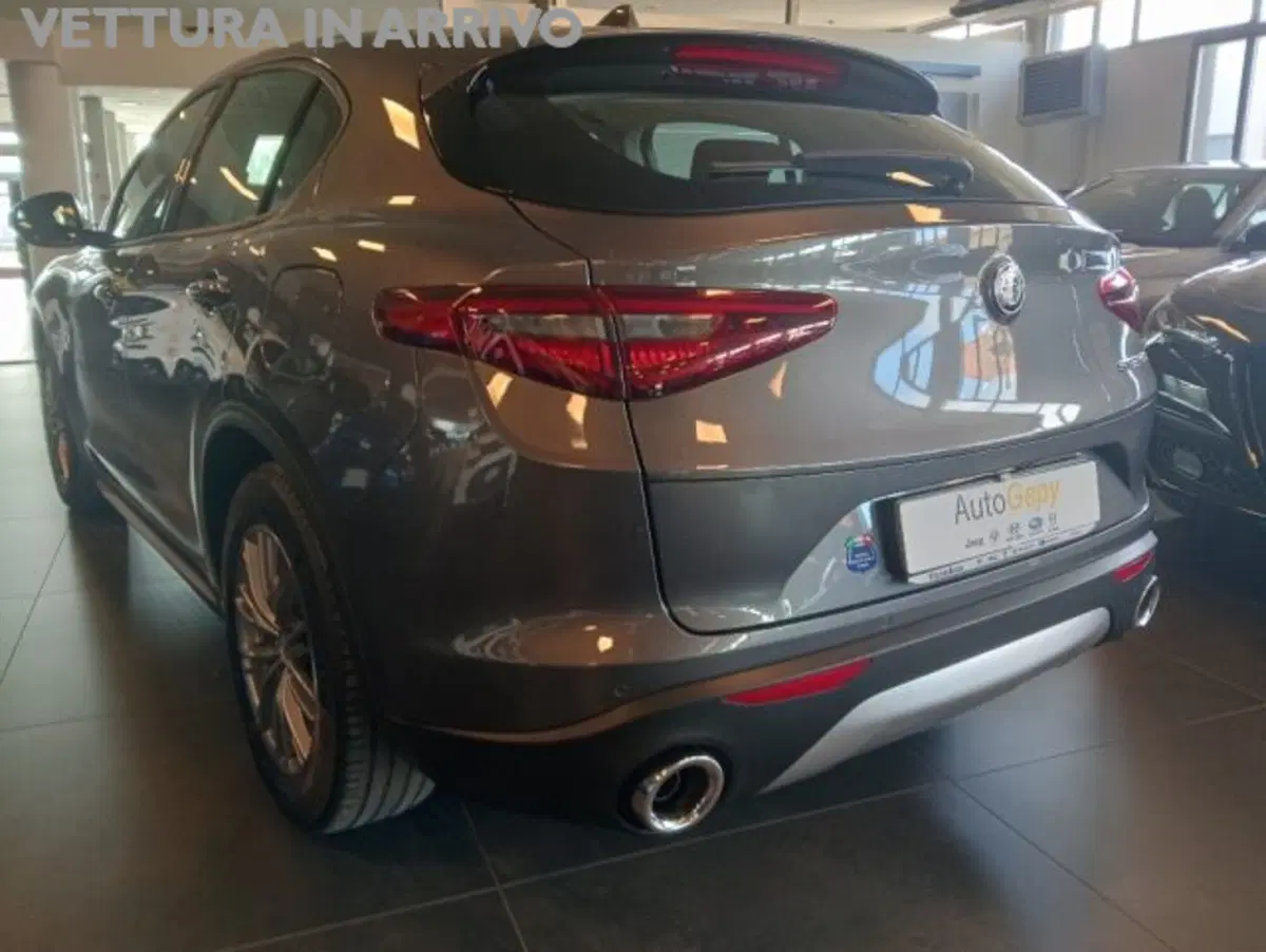 Alfa Romeo Stelvio usata a Modena (16)