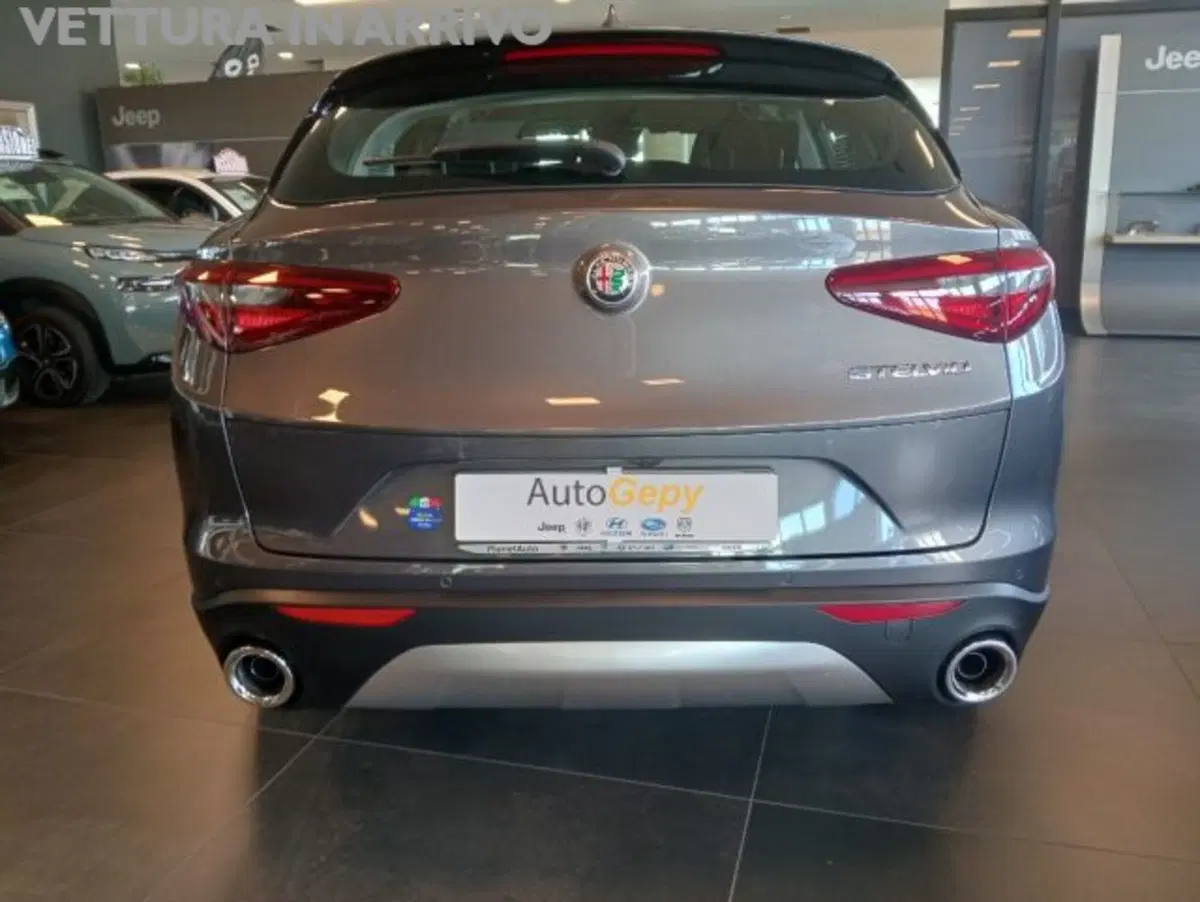 Alfa Romeo Stelvio usata a Modena (17)