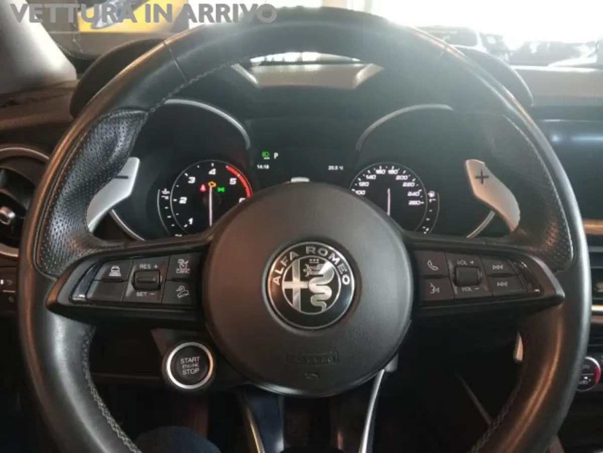 Alfa Romeo Stelvio usata a Modena (5)