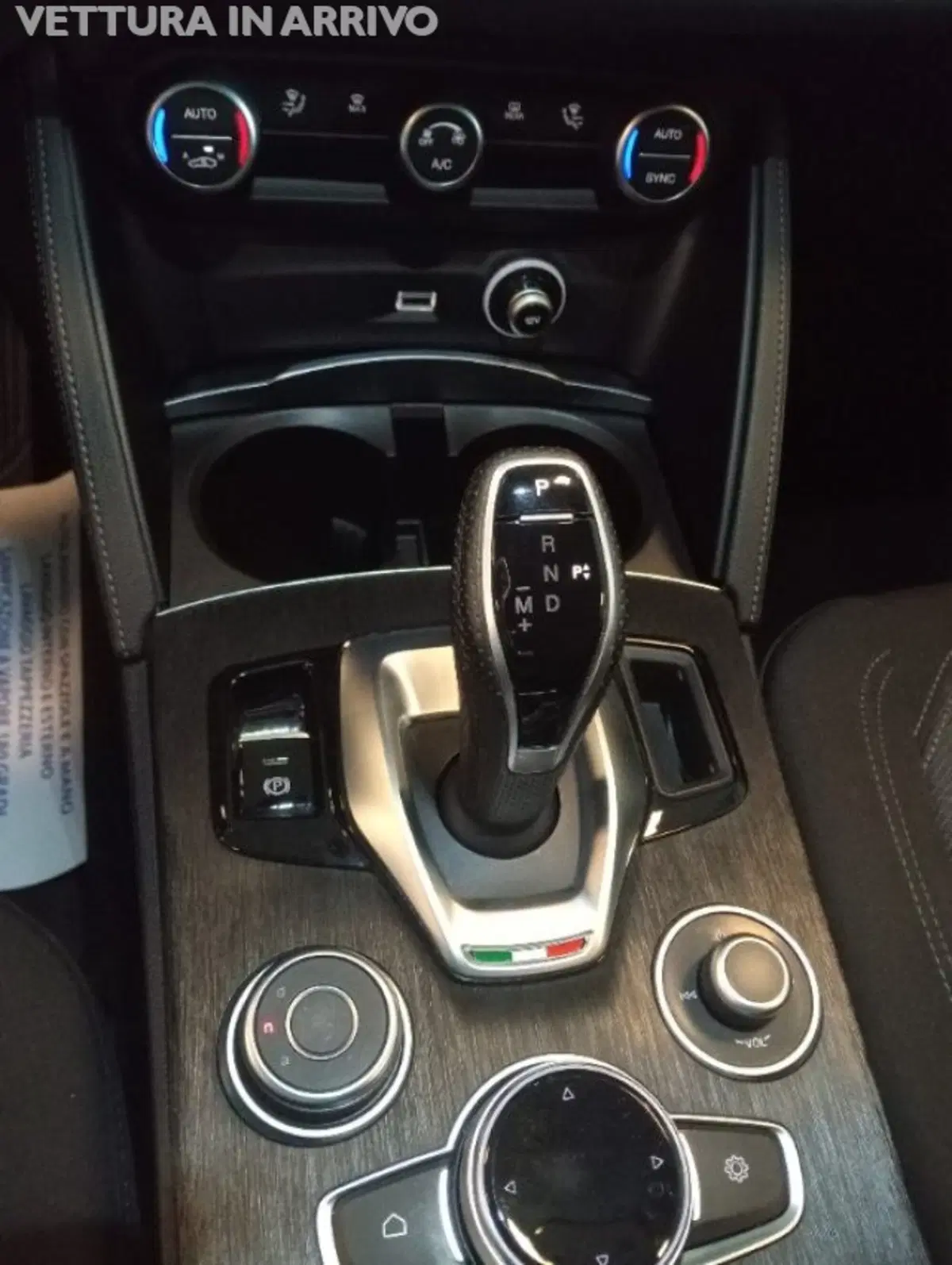 Alfa Romeo Stelvio usata a Modena (7)