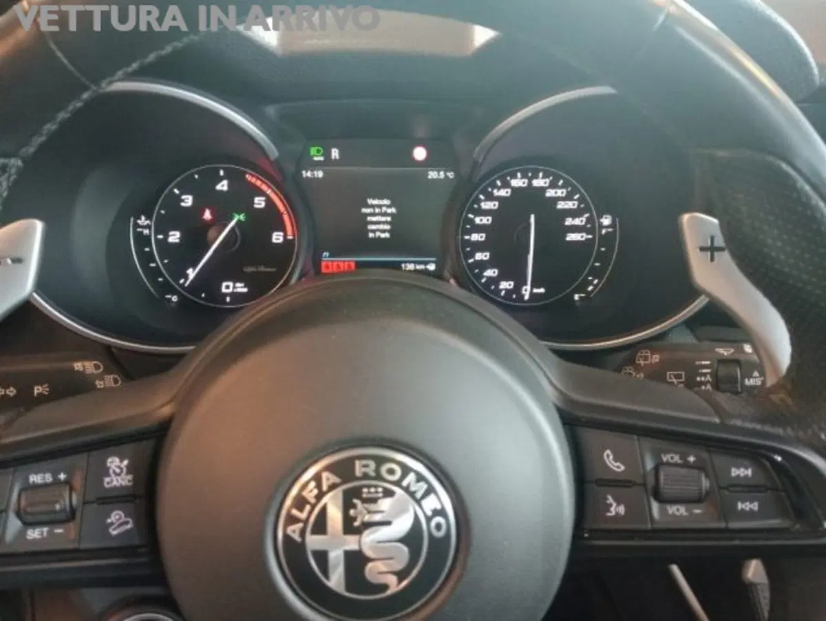 Alfa Romeo Stelvio usata a Modena (9)
