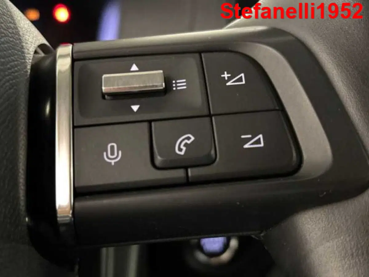 Citroen e-C4 X usata a Bologna (19)