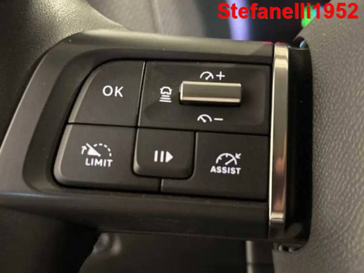 Citroen e-C4 X usata a Bologna (20)